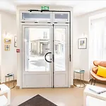 بونسيجور مونتمارترى باريس
