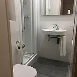 فندق بونسيجور مونتمارترى باريس