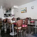 بونسيجور مونتمارترى فندق 2*