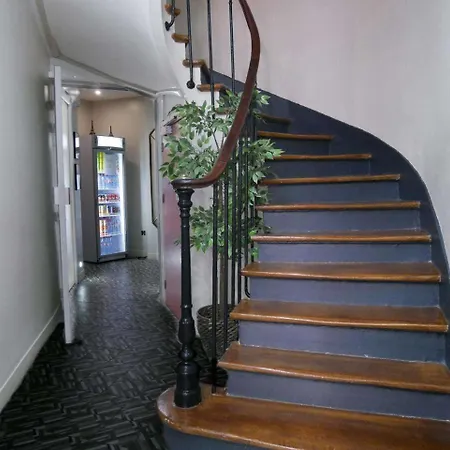 ボンセジュール モンマルトル ホテル