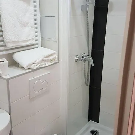 ボンセジュール モンマルトル パリ