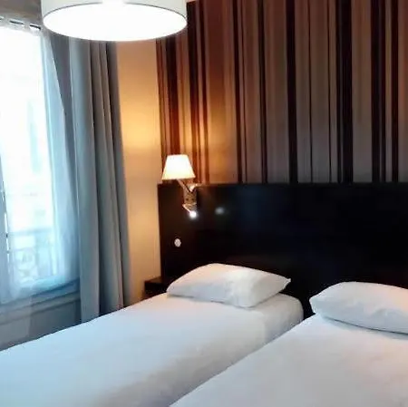 ボンセジュール モンマルトル 2* パリ