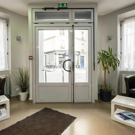 ホテル ボンセジュール モンマルトル