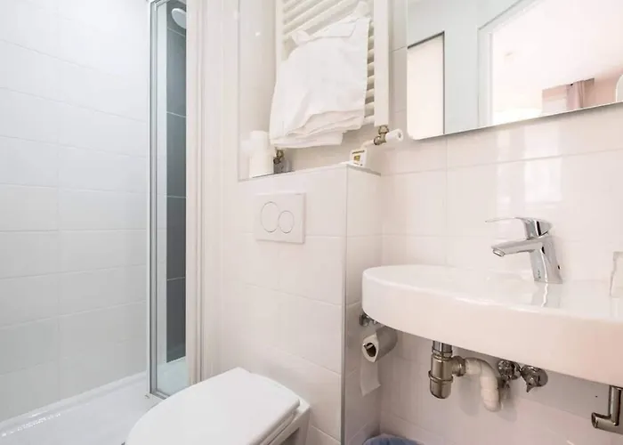 بونسيجور مونتمارترى فندق باريس