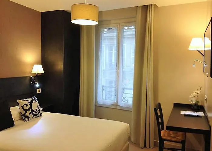 بونسيجور مونتمارترى 2* باريس
