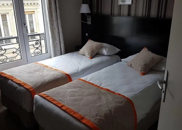 بونسيجور مونتمارترى باريس