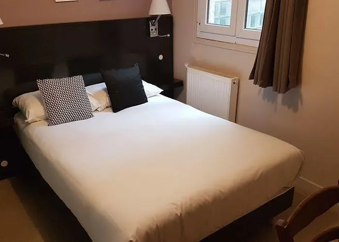 بونسيجور مونتمارترى باريس