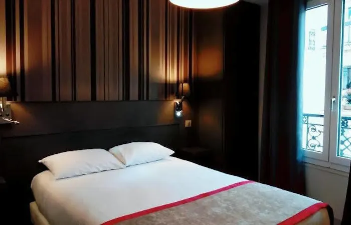 بونسيجور مونتمارترى فندق 2*
